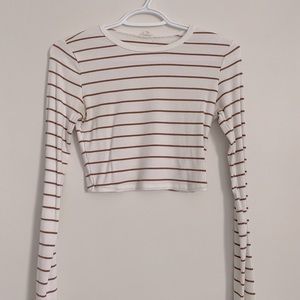 Cropped long sleeve shirt